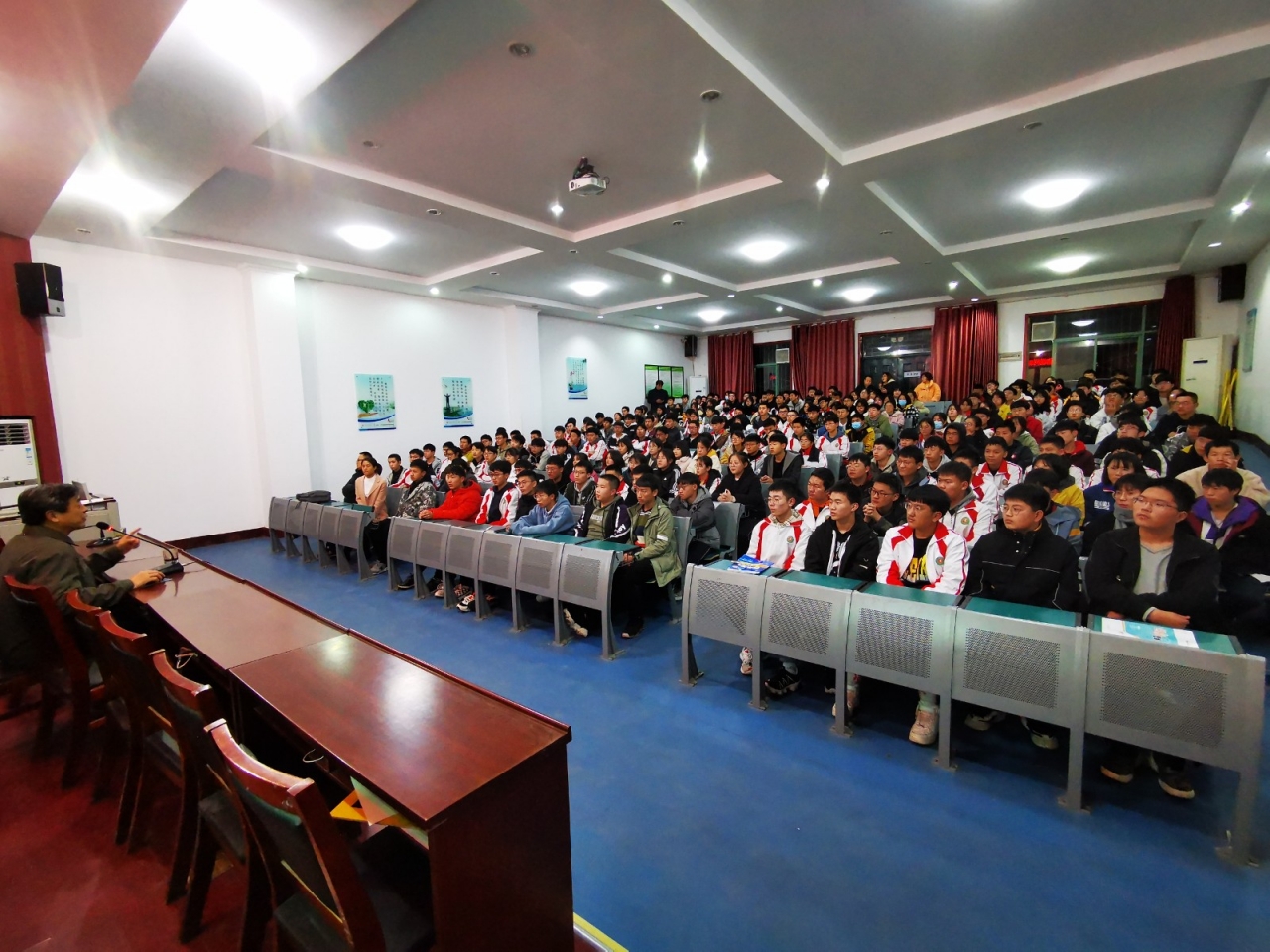 资环学院赴河南省重点高中开展科普讲座宣讲