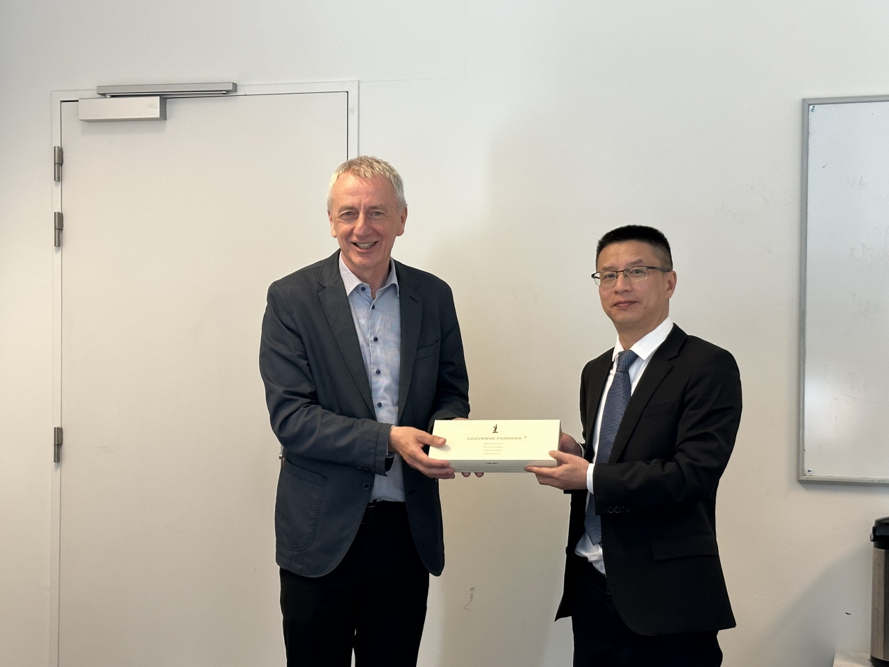 访问鲁汶大学2.jpg b1d6c0a98322d4c698eddb16102182e4_30111.j