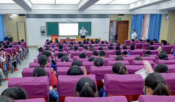 经管学院省内招生工作组赴绵阳中学开展科普讲座