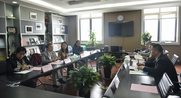 波兰驻成都总领事来校访问