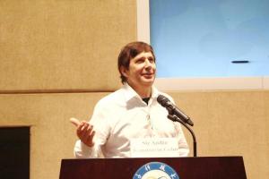 甲子校庆学术味儿浓