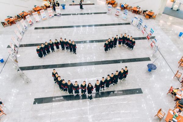 2018毕业9.jpg 2018毕业9.jpg