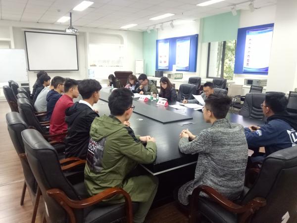 自动化学院2017级雄鹰班暨致远班举行选拔