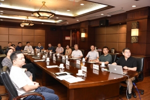 学校与成都市研讨校地共建高质量基础教育