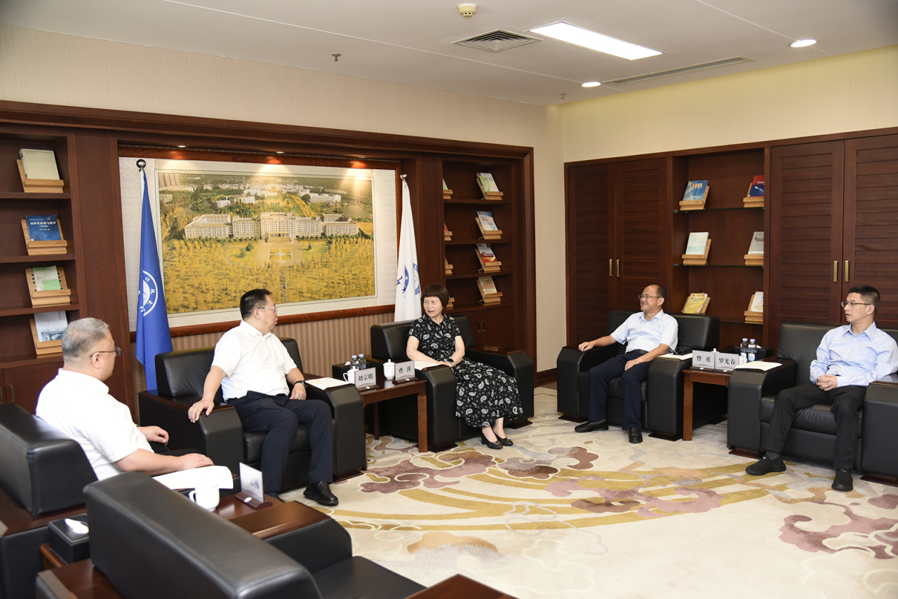 济南大学校长刘宗明一行来校访问