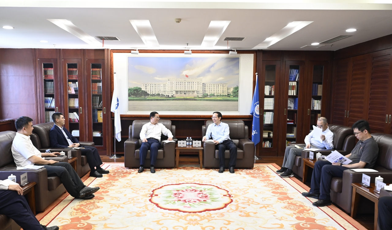 浦发银行总行数据管理部总经理刘刚来校访问