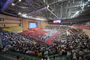 学校隆重举行2015级新生开学典礼