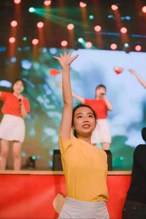 我们都是追梦人1.jpg b6e2eaae9983f2f3523b6e224bc5e7bf.jpg