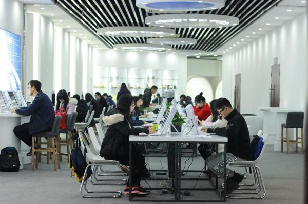 白色空间1.JPG b72d9b9def45cdc812b5a68cd0618b9d.jpg