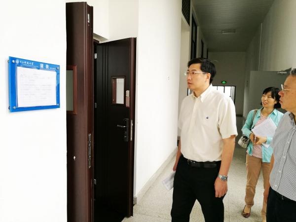 研究生迎来新学期课程教学第一天