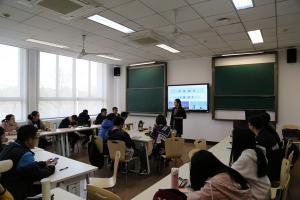 【改革视点】智慧教室配备新“大脑”  教学系统显“互动”