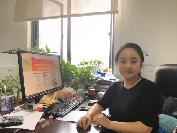 杨月寒.jpg 杨月寒.jpg