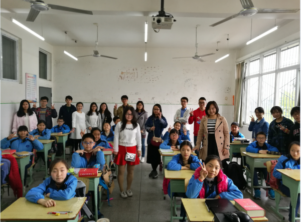 生命学子赴党员实践基地开展清明节特别活动
