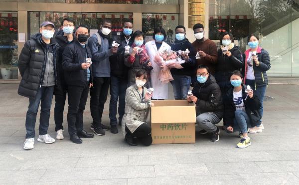 【抗击新冠肺炎】香囊暖心房  战疫有力量