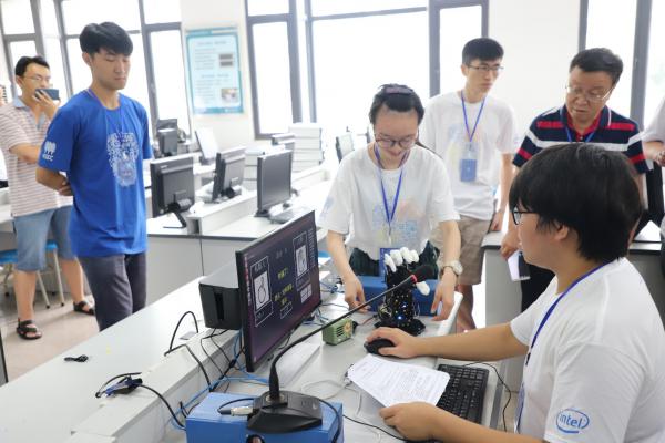 全国大学生电子设计竞赛嵌入式系统专题邀请赛西区决赛在我校举行