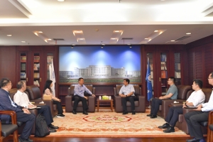 上海市宝山区副区长翟磊一行来校访问