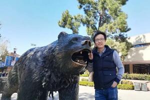 【美丽成电·创新之美】姚佰承：拨频为梳 授时以尺，流光方寸 操控瞬息