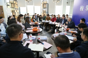 王亚非书记参加“校领导接待日”，并与青年志愿者们交流