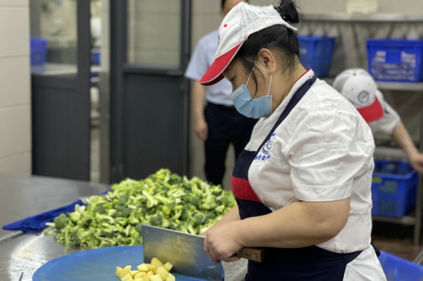 【毕业季】饮后勤保障部圆满完成毕业餐供餐工作