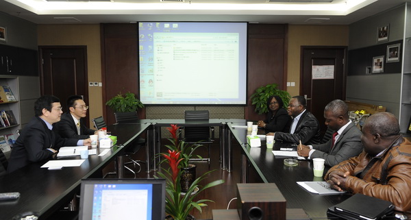 加纳阿克拉理工学院校长一行访问我校