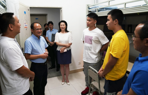 【迎新】校领导看望慰问2019级新生