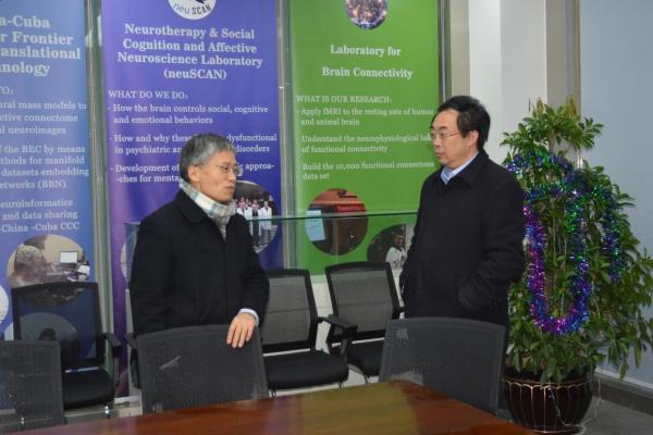 四川省科协领导调研信息医学研究中心