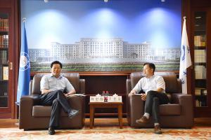 学校与宜宾市举行工作推进会