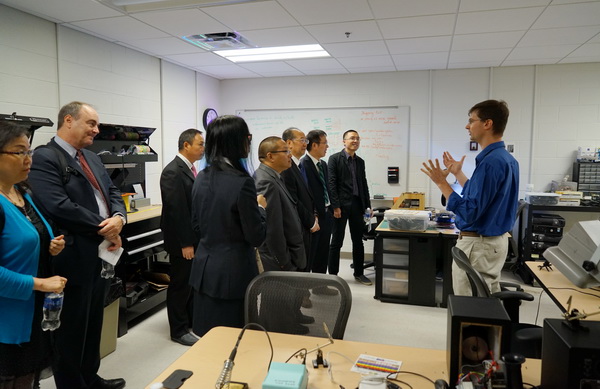 参观WM创新中心.JPG 参观WM创新中心.JPG