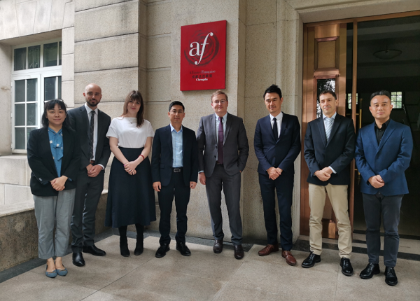 法国驻华大使馆代表访问成都法语联盟