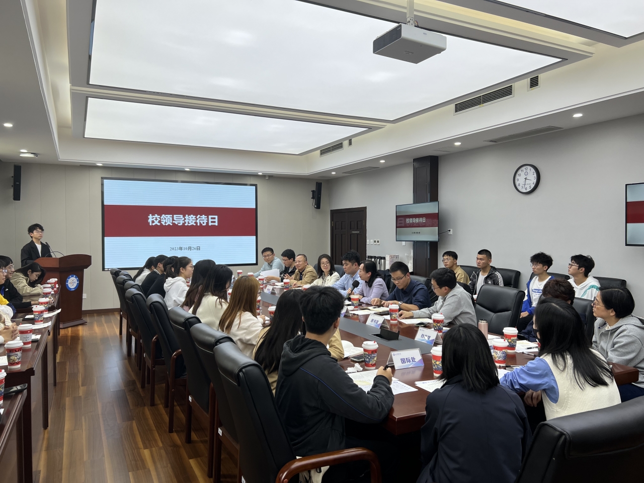 “校领导接待日”举行沙河专场  校领导与学生面对面交流