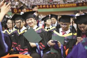 教育导报：“最后一课”点亮未来之路