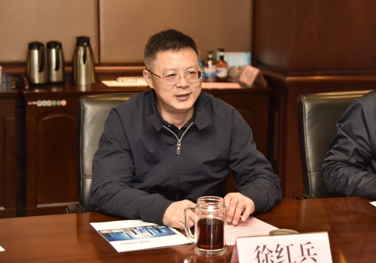 电科材料董事长、中电科46所所长铁斌一行来校访问