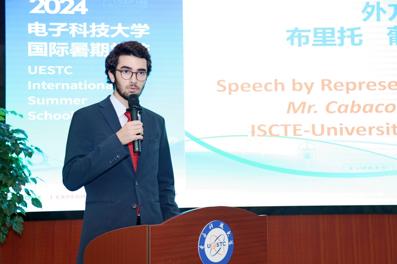 学生代表1.JPG c2b7a2251689ebc2d68eb6b0f3107b49_38ce1.j