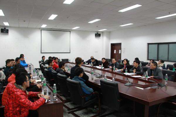 “互联网+”计划师生座谈会为学子解疑释惑