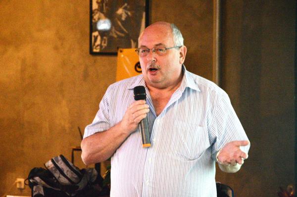 【成电下午茶】keith教授与学子分享从剑桥到成电的感受