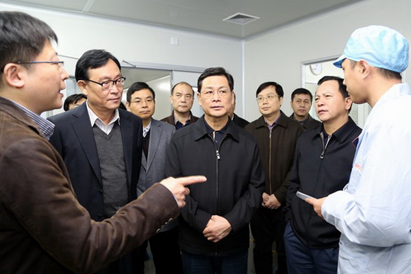 广东省副省长陈云贤到东莞研究院调研