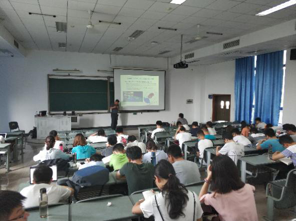 【纪实】“研究生人文教育与学术交流月”：打造一张研究生教育的“特色名片”