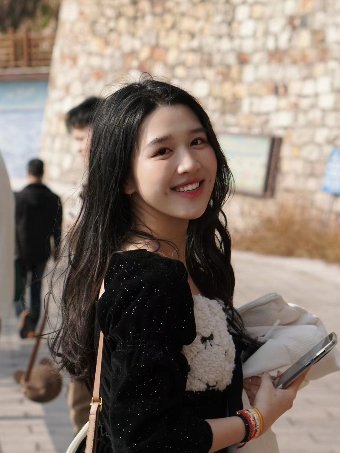 秦琛烨.jpg 秦琛烨.jpg