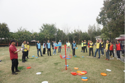 材料学院举办教师交流会暨青年教师联谊会