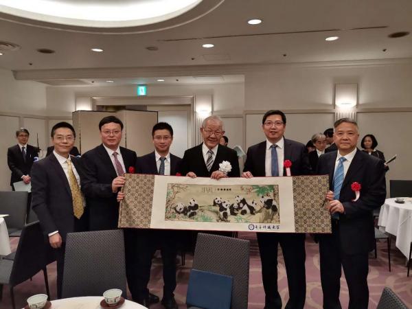 学校代表团访问日本和韩国高校