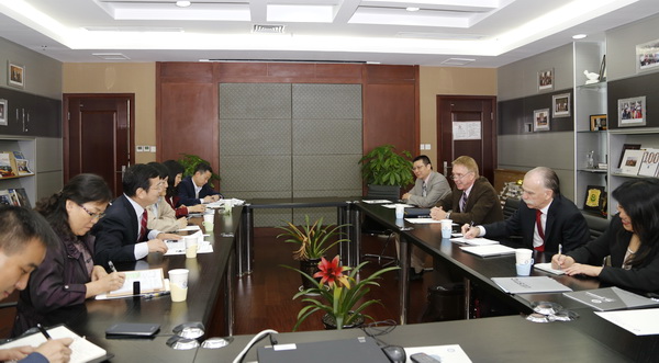 美国克里斯托弗纽波特大学一行来访我校