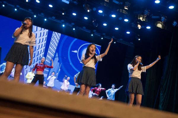 电声乐团流行摇滚专场音乐会上演