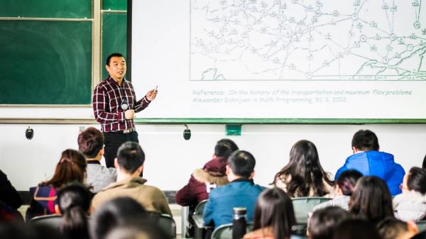 肖鸣宇教授 02.jpg 肖鸣宇教授 02.jpg