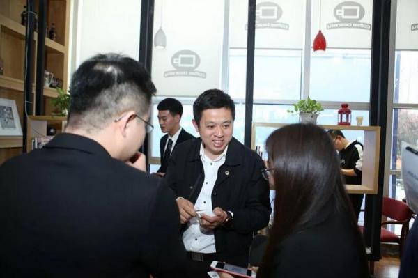 1.jpg c99f51bfef36447f27892e3113b7b599.jpg