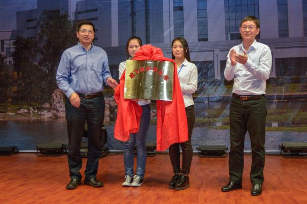 中航工业成飞—电子科大校园俱乐部揭牌