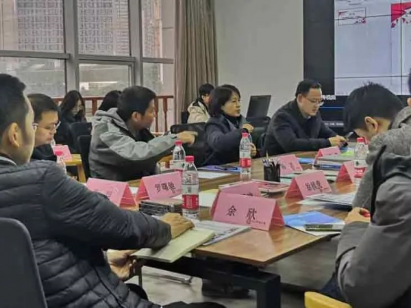 封面传媒常务副总经理张华一行访问数字文化与传媒研究基地