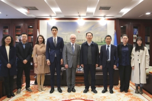 巴黎西岱大学BERTRAND Dominique,René院士来校访问