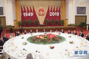 我外籍教师受邀参加庆祝中华人民共和国成立70周年外国专家招待会