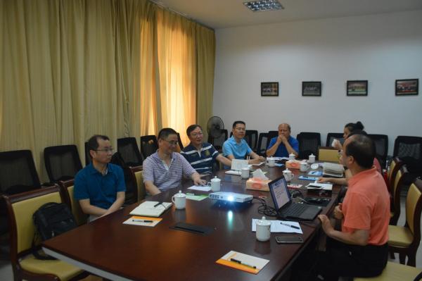 校领导到医学院召开工作推进会