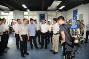 成都市委书记范锐平、市长罗强一行来校调研座谈